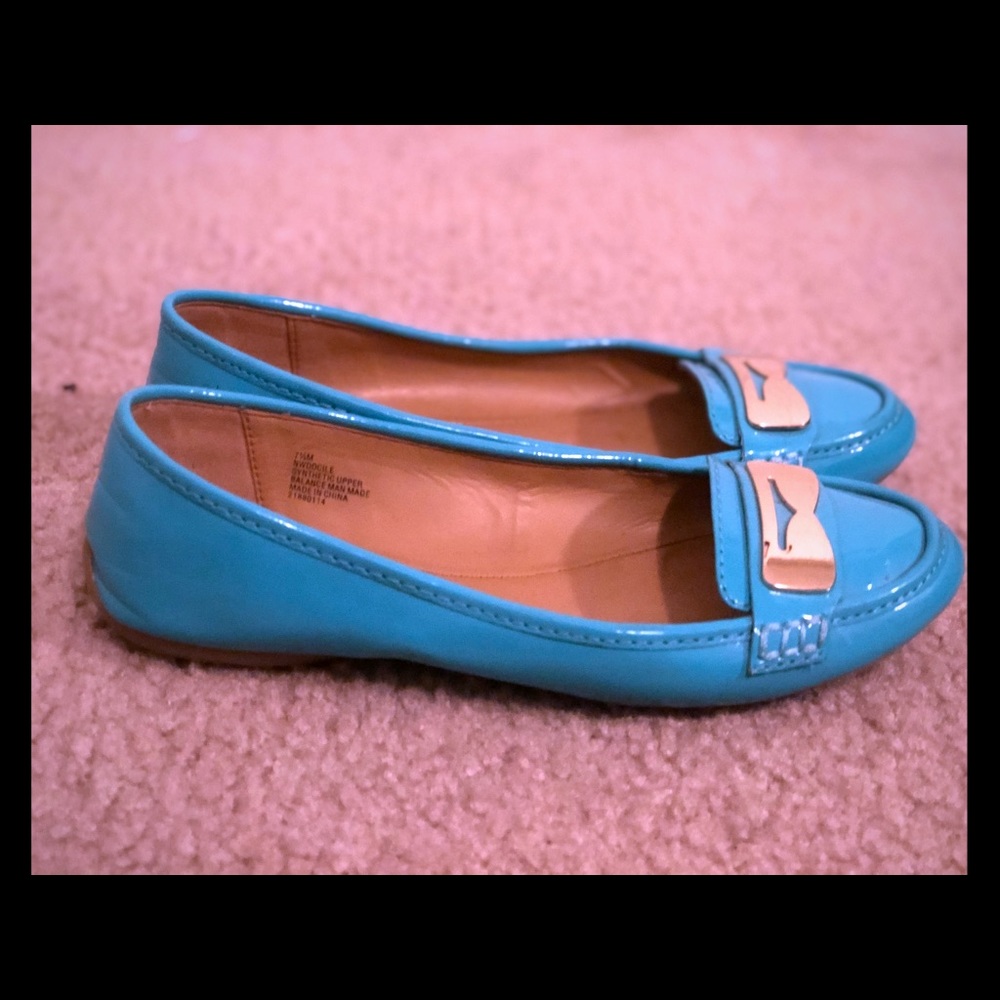 Nine West green shoes